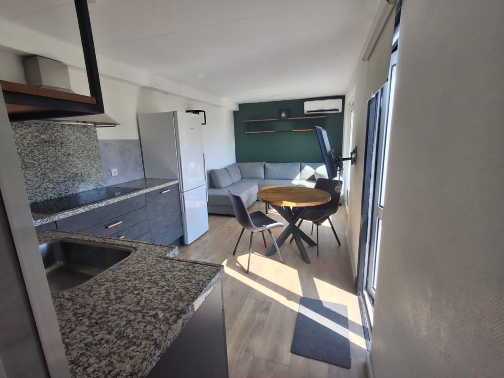GASLOZE TINY HOUSE MET AIRCO