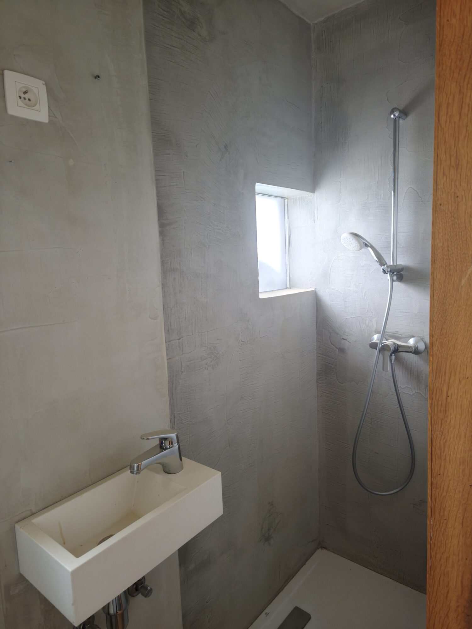Modern tiny house - Image 4