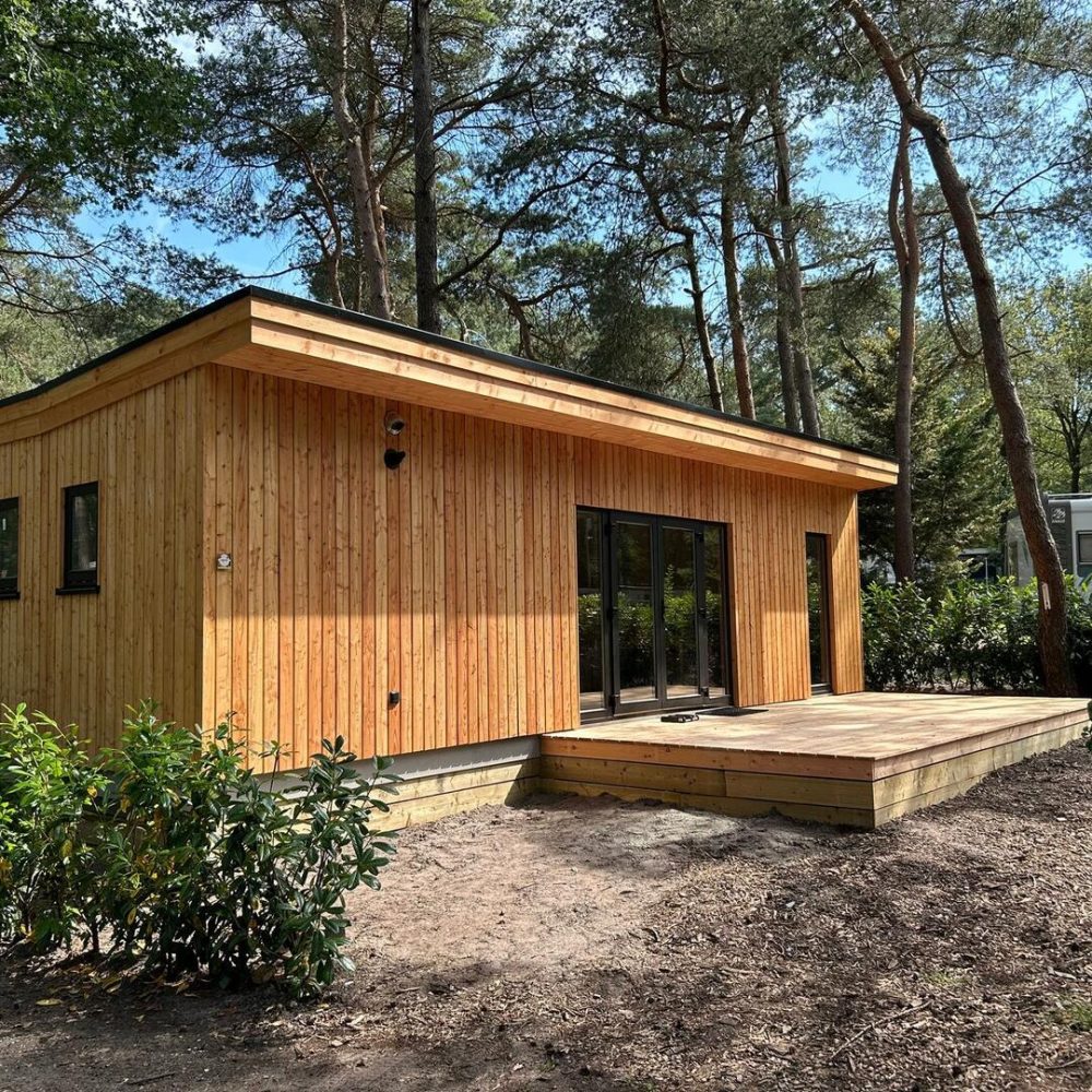 Ruim opgezette tiny te koop