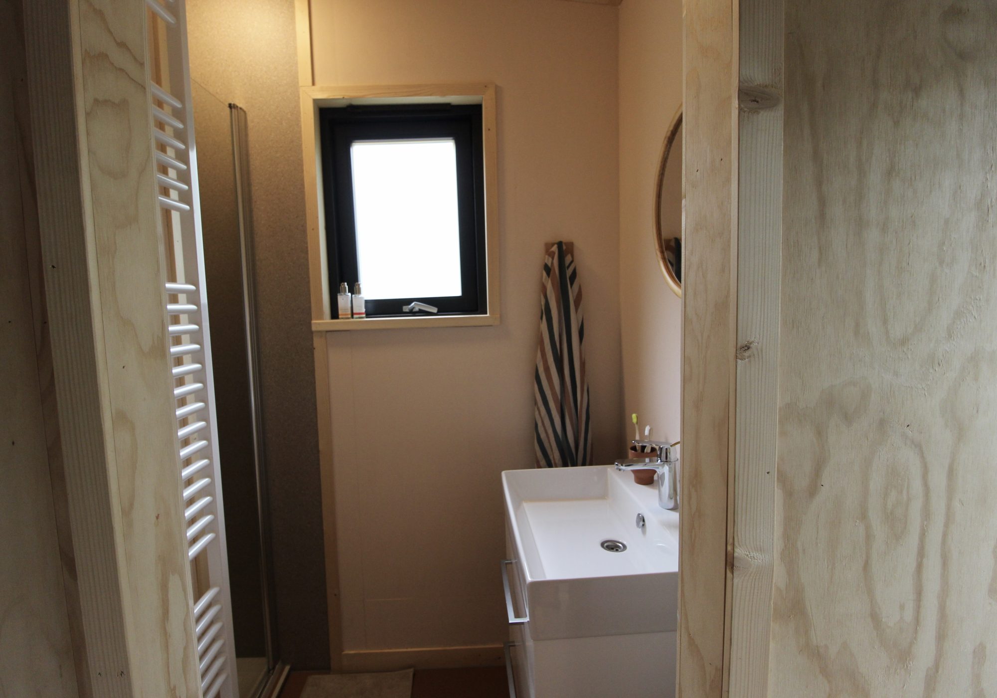 Ruim opgezette tiny te koop - Afbeelding 4